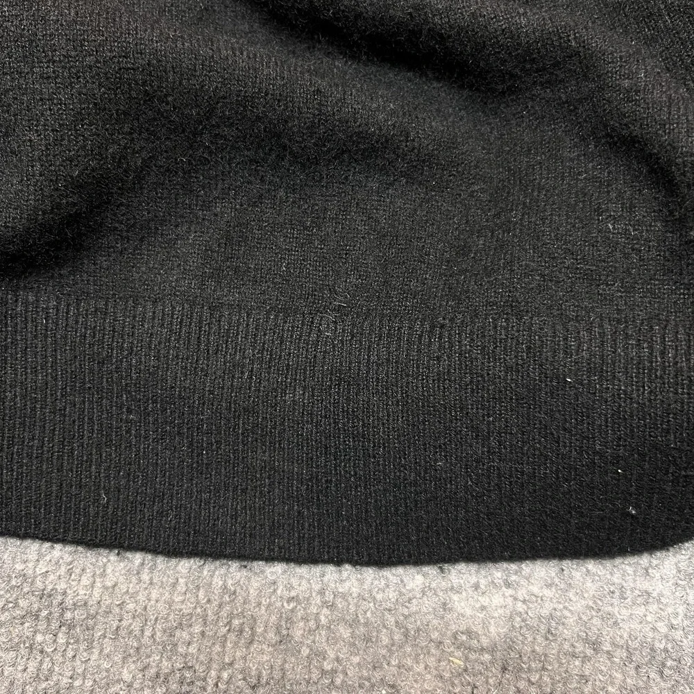Quince Sweater Womens Medium Black 100% Cashmere V Neck Knit Pullover Top - Picture 5 of 13
